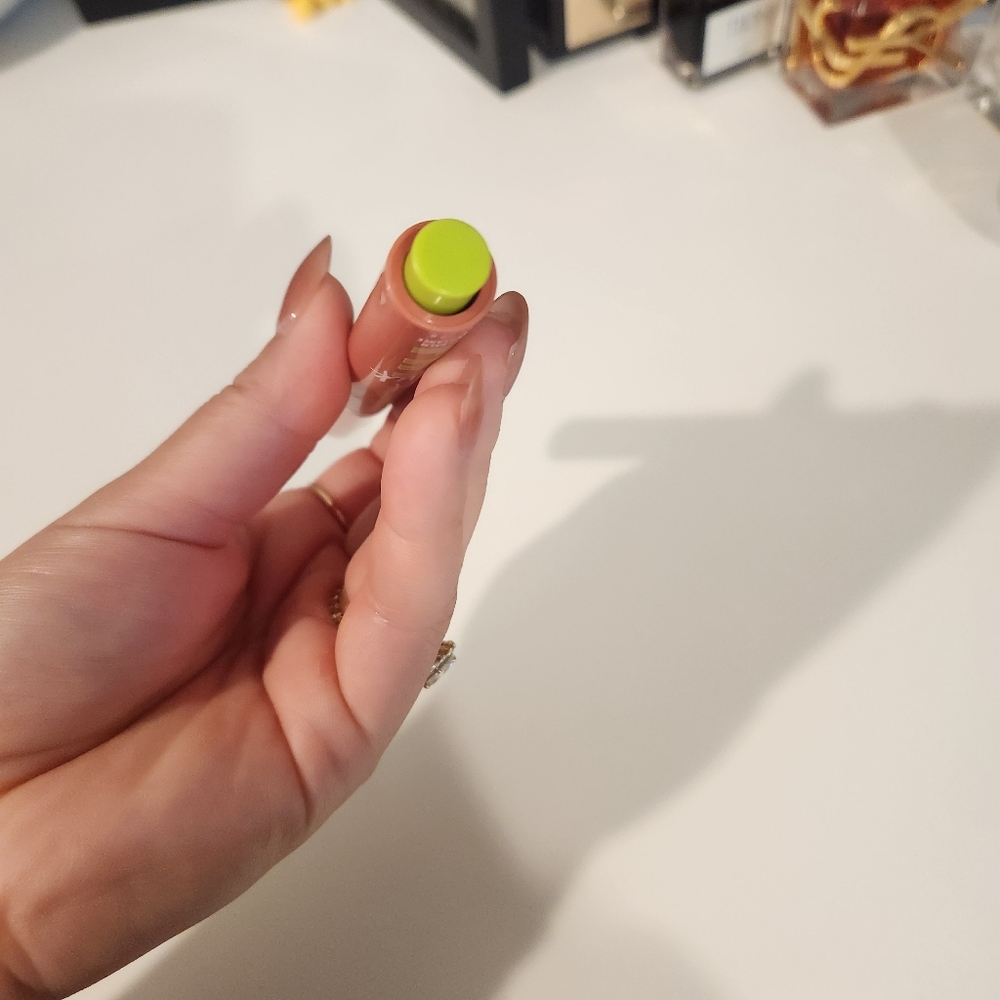NWT NYX Cosmetics | Fat Oil Slick Click Vegan Lip Balm, Shade "Story or Post" - Picture 7 of 11